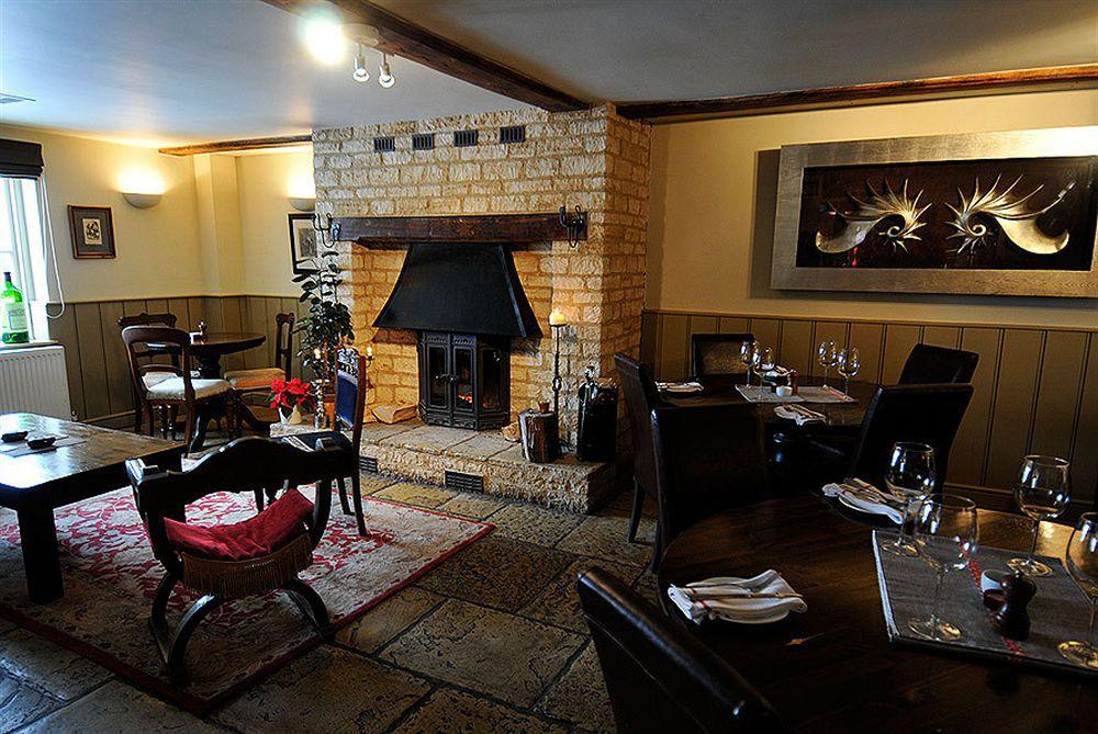 The Chequers Inn Cassington Buitenkant foto